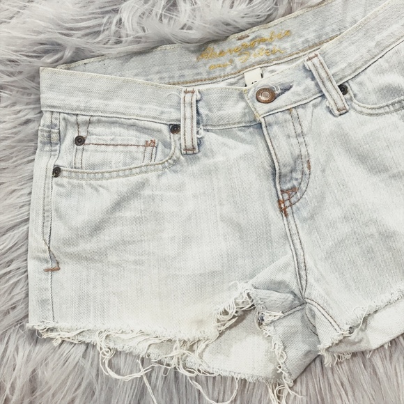 Abercrombie& Fitch Cut Off Denim Shorts - Picture 3 of 5